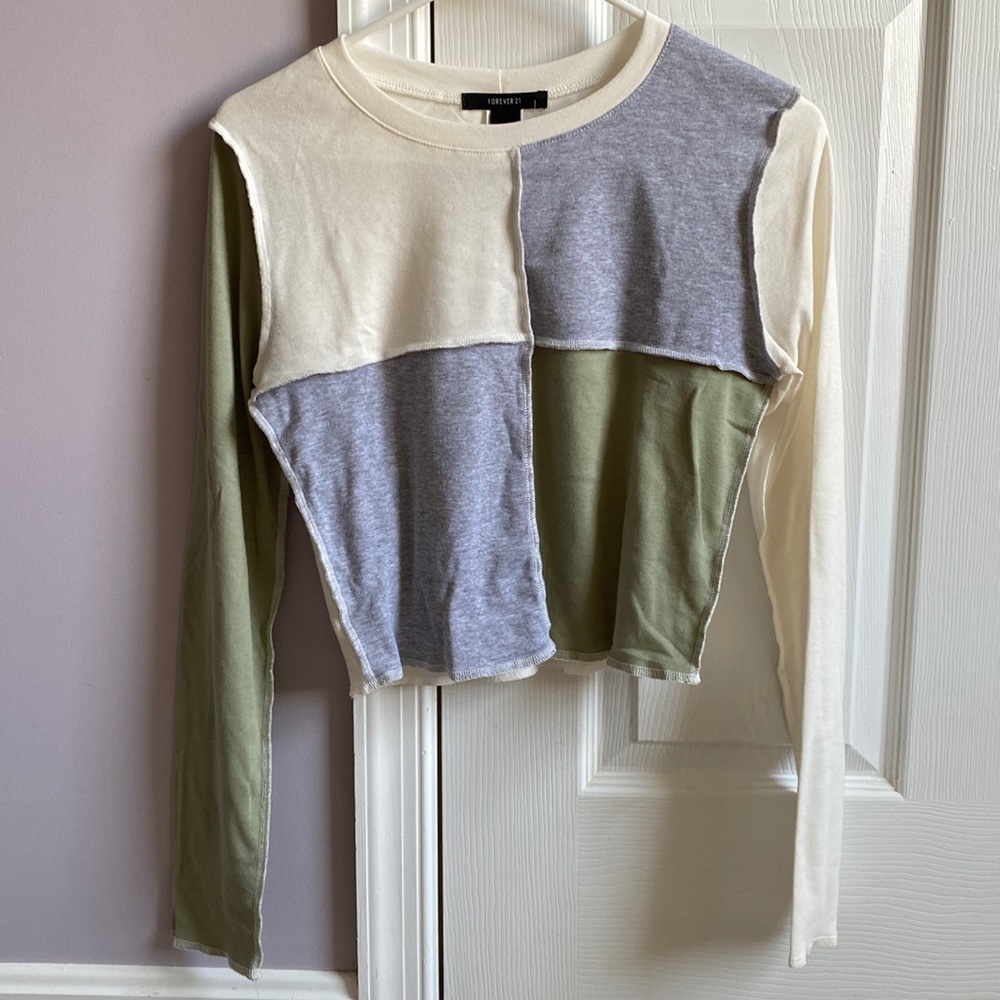 NWT! Forever 21 Women’s Medium Sage/Multi Reworked Long Sleeve Crop Top